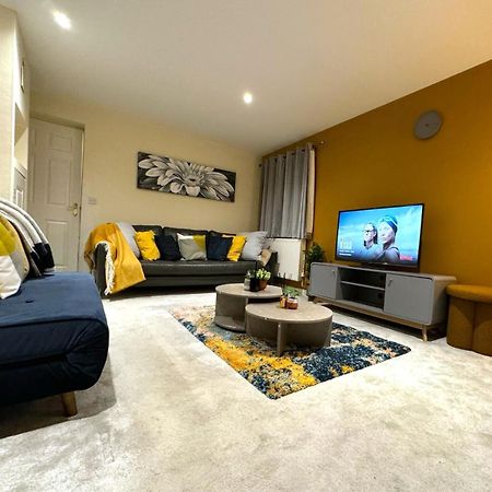 Large Cosy 2 Bedroom Ground Floor Flat In Stevenage Sg1 Sleeps 4-5 Free Parking 외부 사진