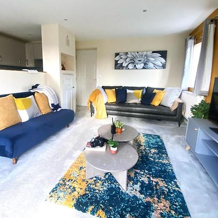 Large Cosy 2 Bedroom Ground Floor Flat In Stevenage Sg1 Sleeps 4-5 Free Parking 외부 사진