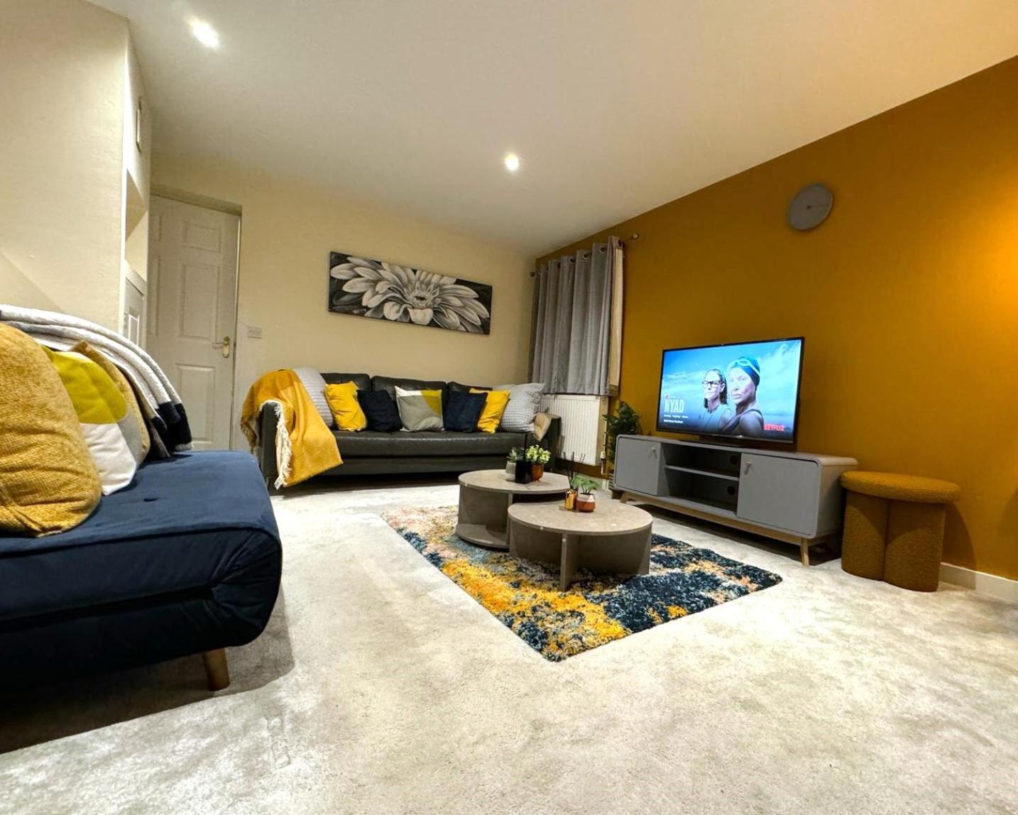 Large Cosy 2 Bedroom Ground Floor Flat In Stevenage Sg1 Sleeps 4-5 Free Parking 외부 사진