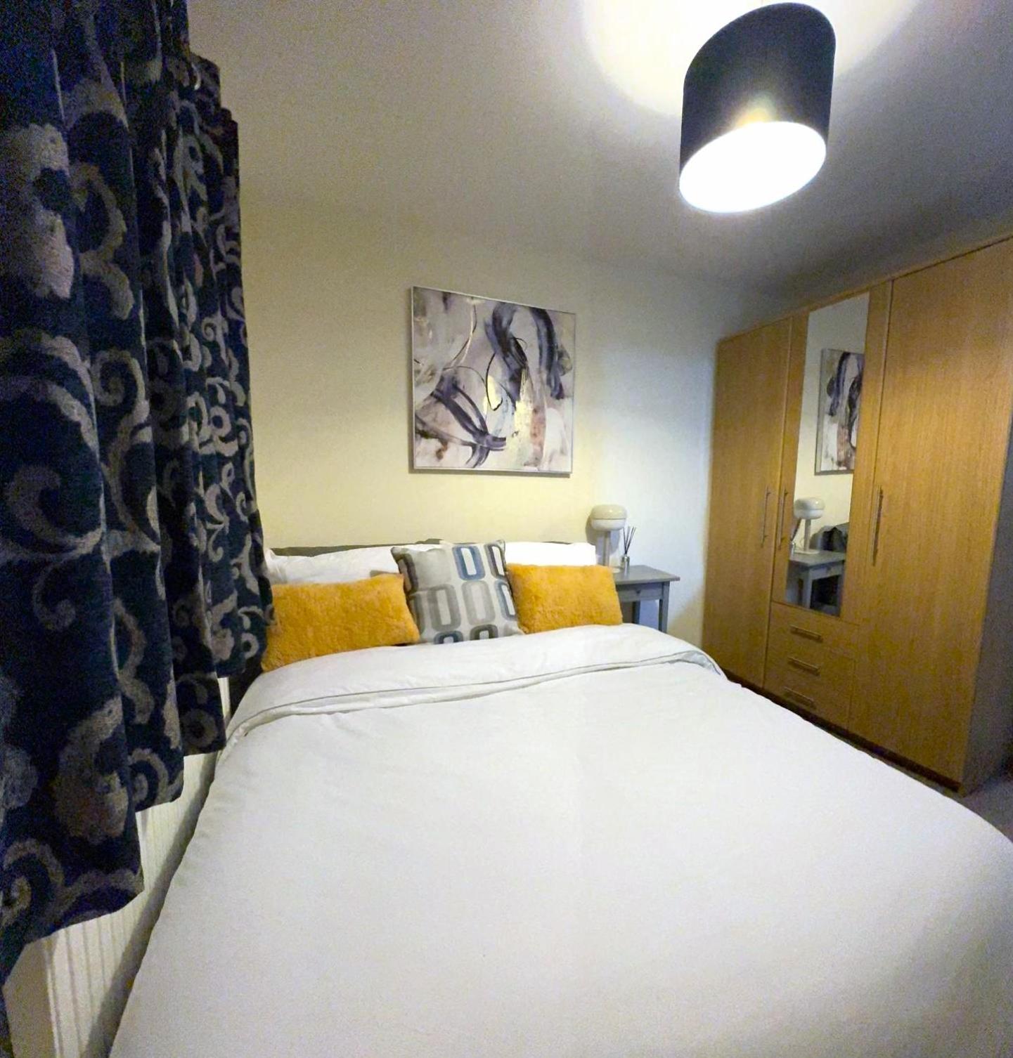 Large Cosy 2 Bedroom Ground Floor Flat In Stevenage Sg1 Sleeps 4-5 Free Parking 외부 사진